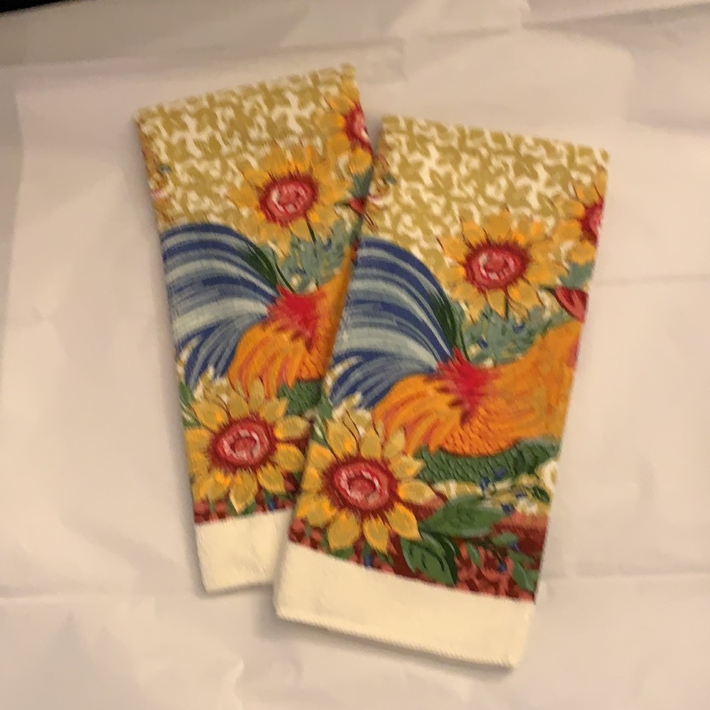 2 Colorful Hand Towels NWOT Rooster Hand / Dish Towels